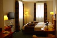 Szép kétágyas szoba a The Three Corners Art Hotelben Budapesten